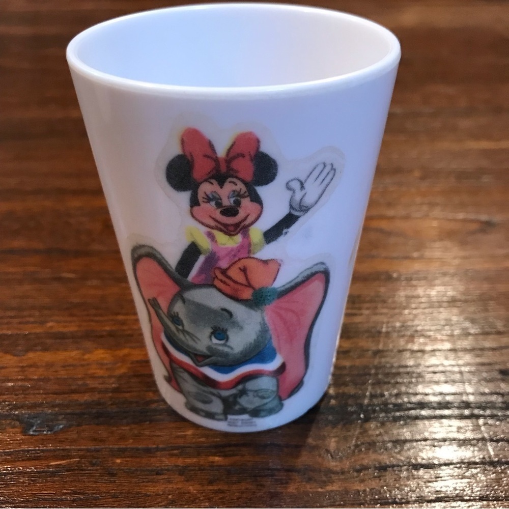 ▪️VINTAGE 1960’s Minnie Riding Dumbo Cup